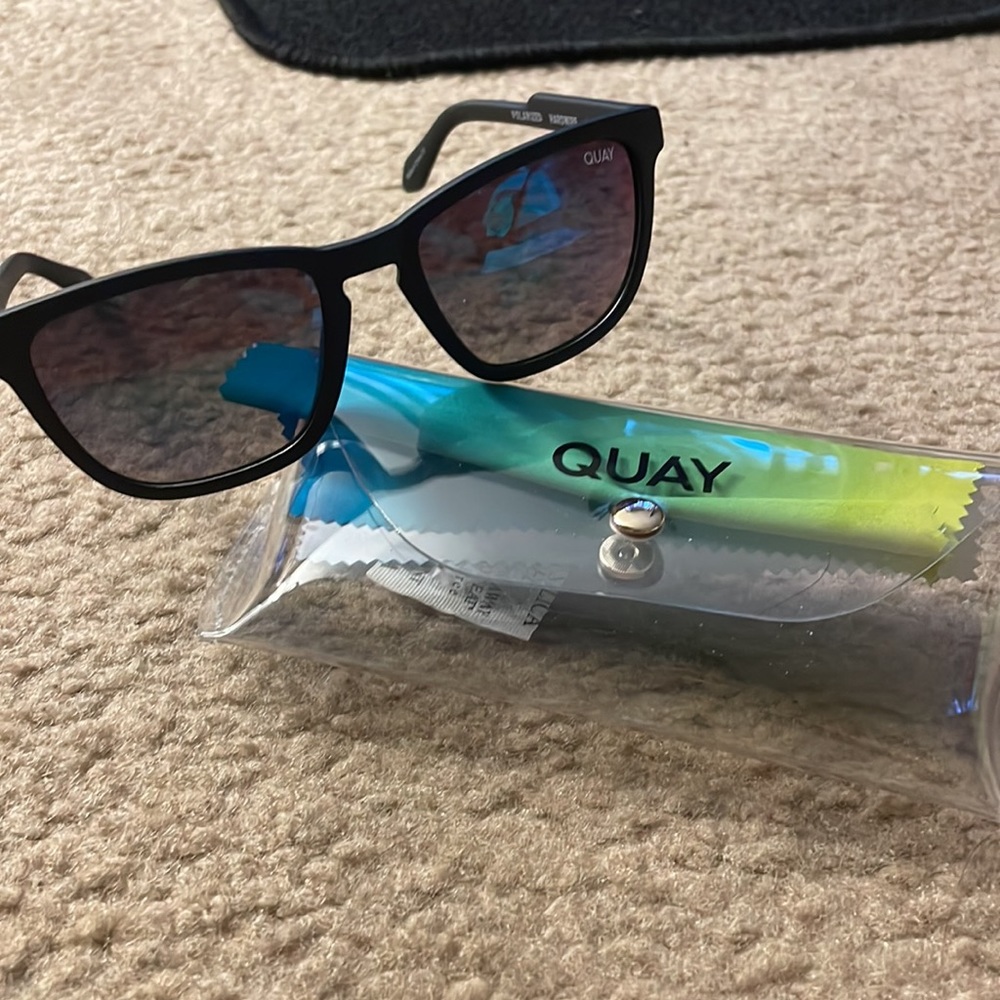 Brand new quay sunglasses